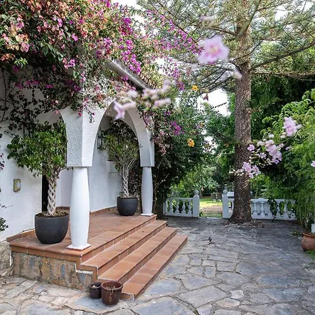 Burganvilla Holiday home *